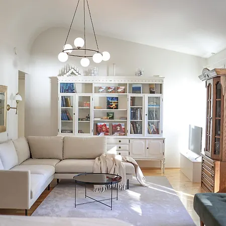 Aurora River View 3-bedroom By Booklapland *