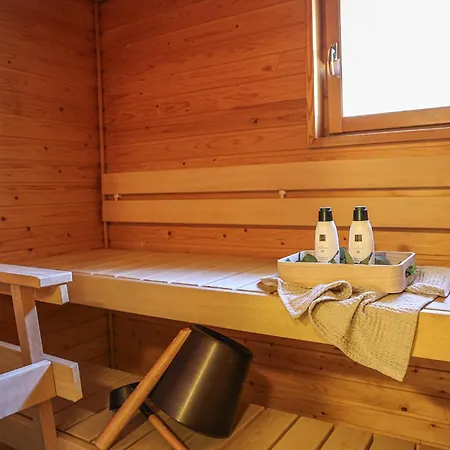 Aurora River View 3-bedroom By Booklapland شقة