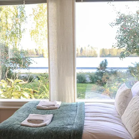 Aurora River View 3-bedroom By Booklapland