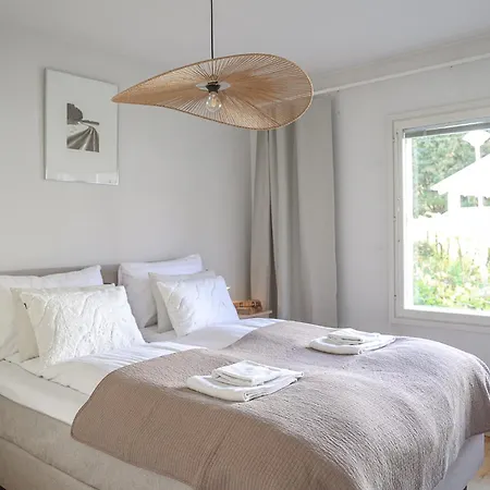 Aurora River View 3-bedroom By Booklapland