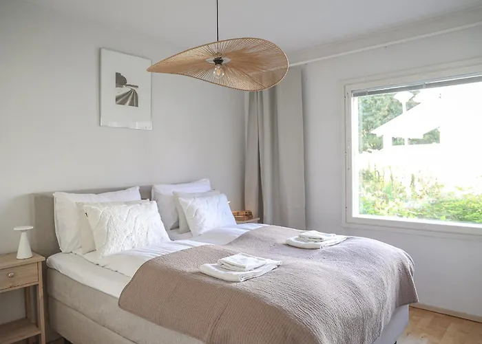 Aurora River View 3-bedroom By Booklapland